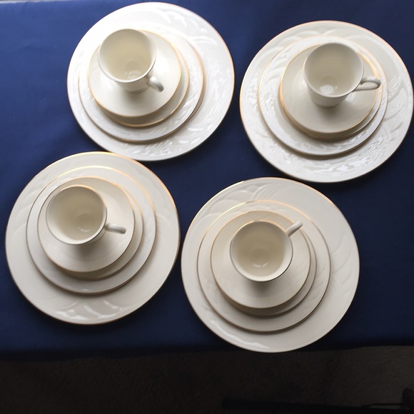 Lenox Dining Four Five Piece Lenox Sand Dune Place Settings